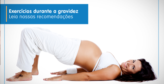 Imagem de gestante fazendo exercício e texto: Exercícios durante a gravidez, leia recomendações da Igenomix